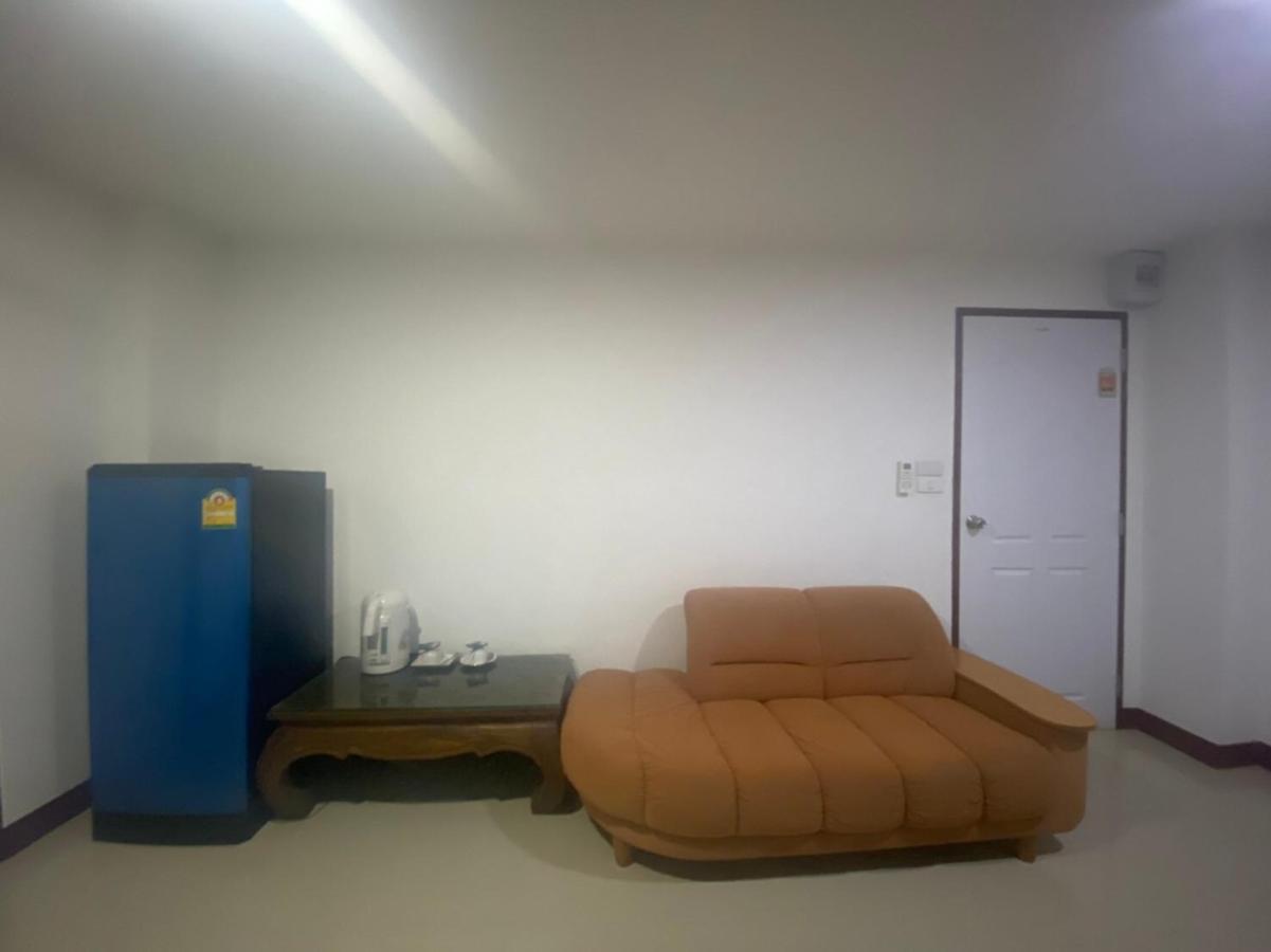 Oyo 1135 Triple A Residence Chiang Mai Dış mekan fotoğraf